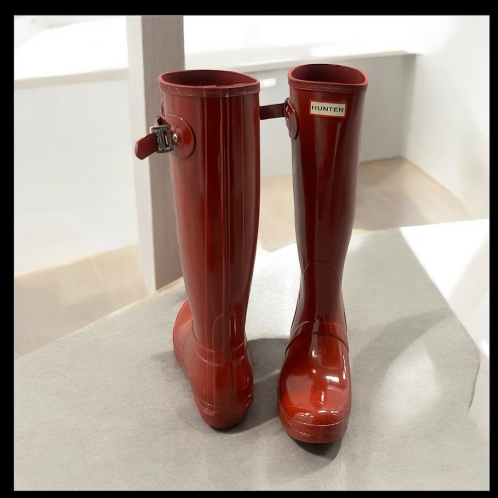 Hunter Women's Glossy Red Rain Boots